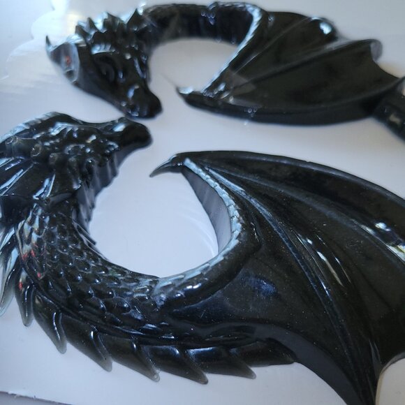 DRAGON HEART Resin Figurines Black Mythical Fantasy NEW collectible - Picture 2 of 2